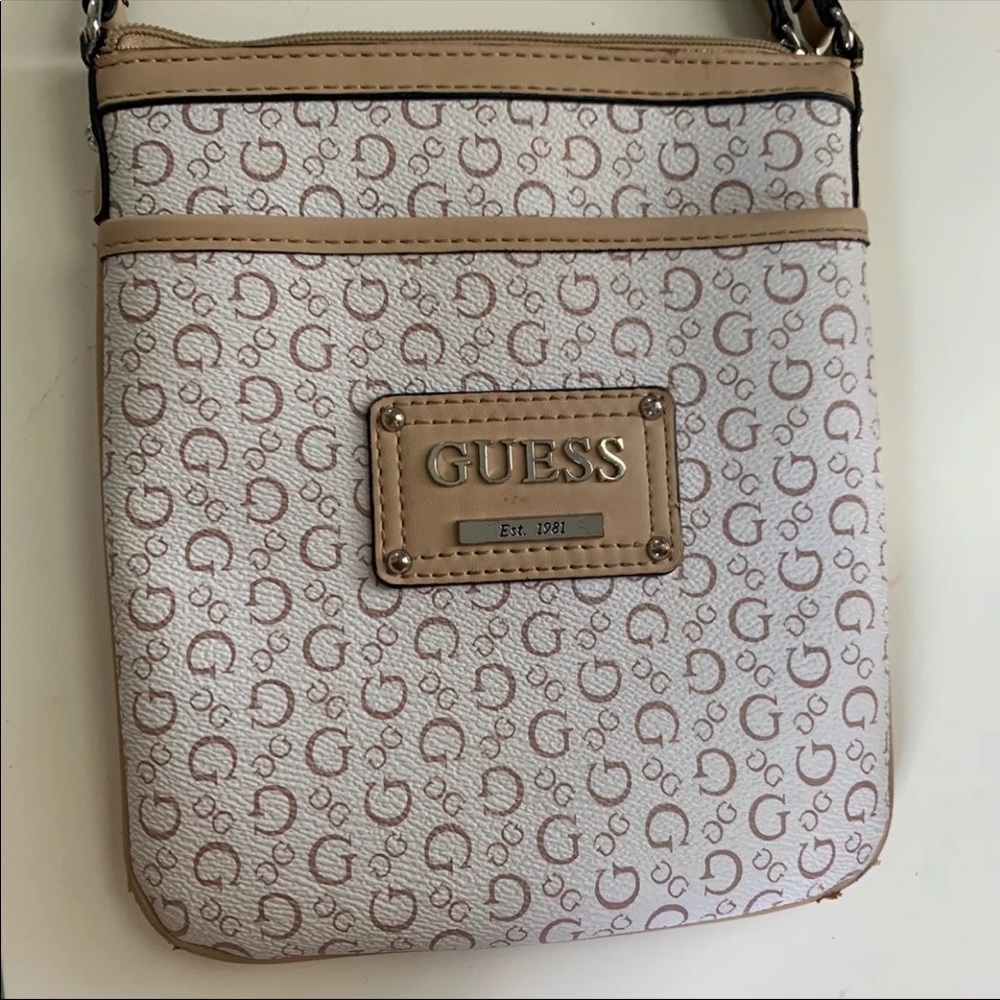 Guess bodycross purse 🦋